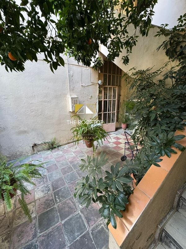 Pagrati: Detached house 