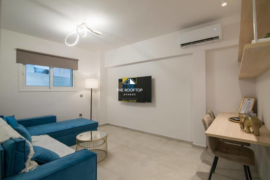 Kolonaki: Renovated semi-basement ( 49 sqm)